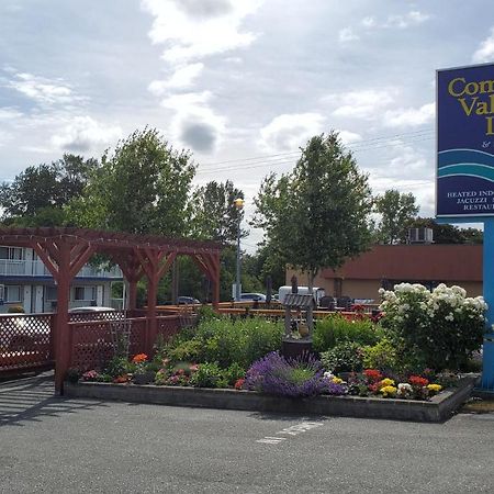 Comox Valley Inn & Suites Кортни Экстерьер фото