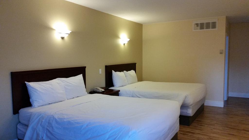 Comox Valley Inn & Suites Кортни Экстерьер фото