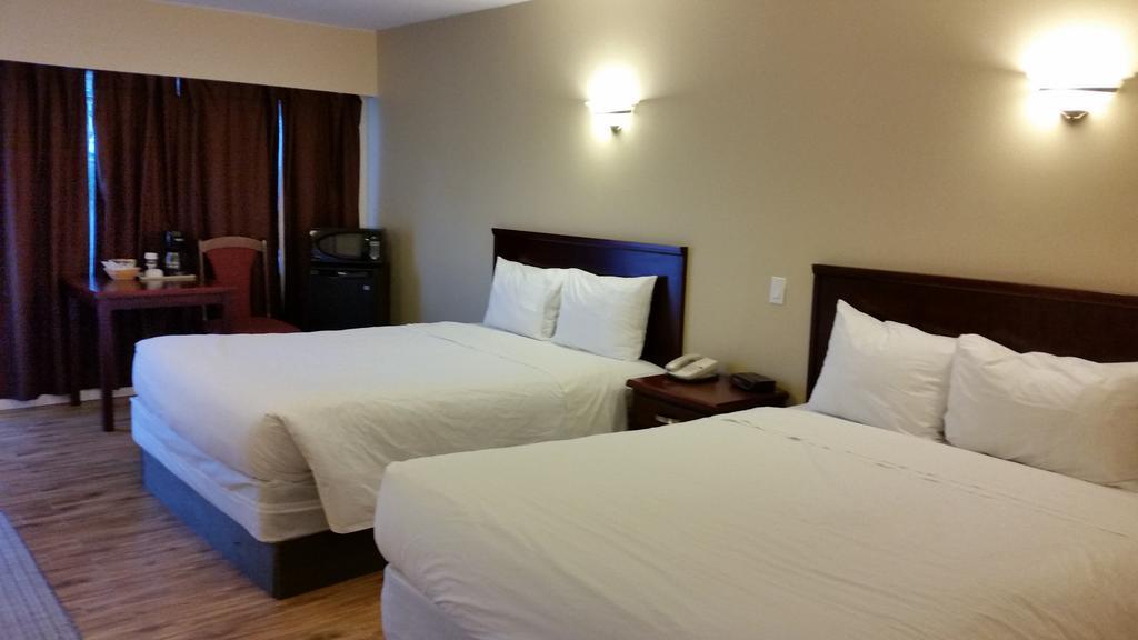 Comox Valley Inn & Suites Кортни Экстерьер фото