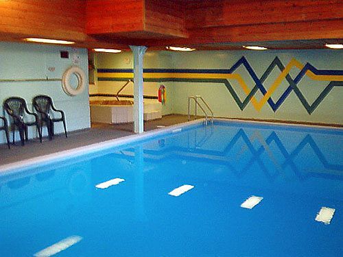 Comox Valley Inn & Suites Кортни Экстерьер фото
