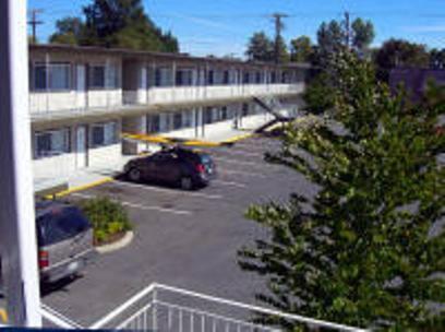 Comox Valley Inn & Suites Кортни Экстерьер фото